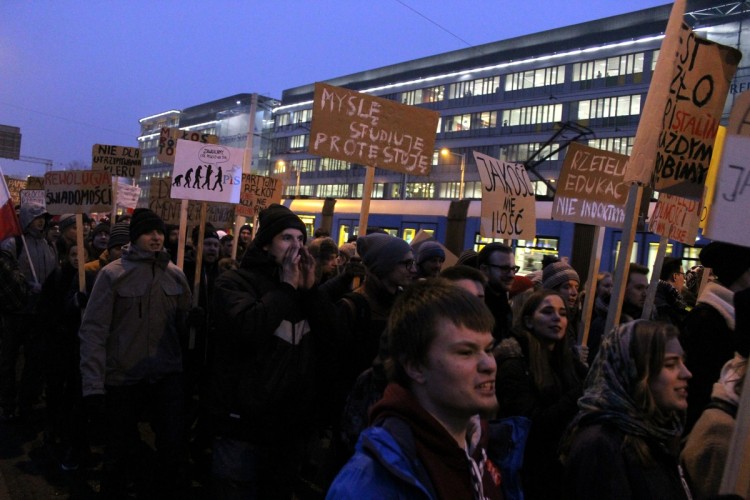 Protest Studentów przeszedł przez Wrocław [DUŻO ZDJĘĆ, VIDEO], Bartosz Senderek