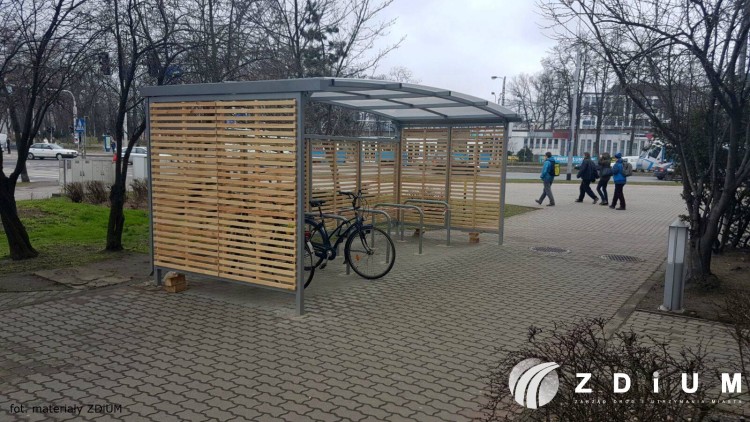 Wrocław: powstaje 60 nowych parkingów rowerowych [ZOBACZ ZDJĘCIA], materiały ZDiUM