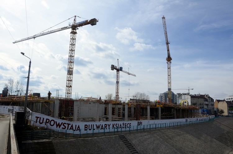 Nad Odrą rośnie nowe osiedle mieszkaniowe [WIZUALIZACJE, ZDJĘCIA Z BUDOWY], mat. inwestora