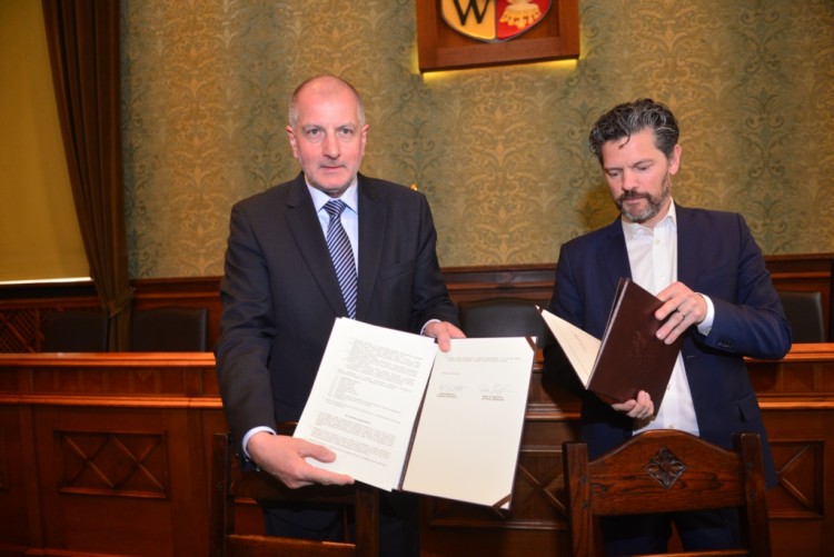 Wrocław podpisał umowę partnerską z Reykjavikiem, Wojciech Bolesta