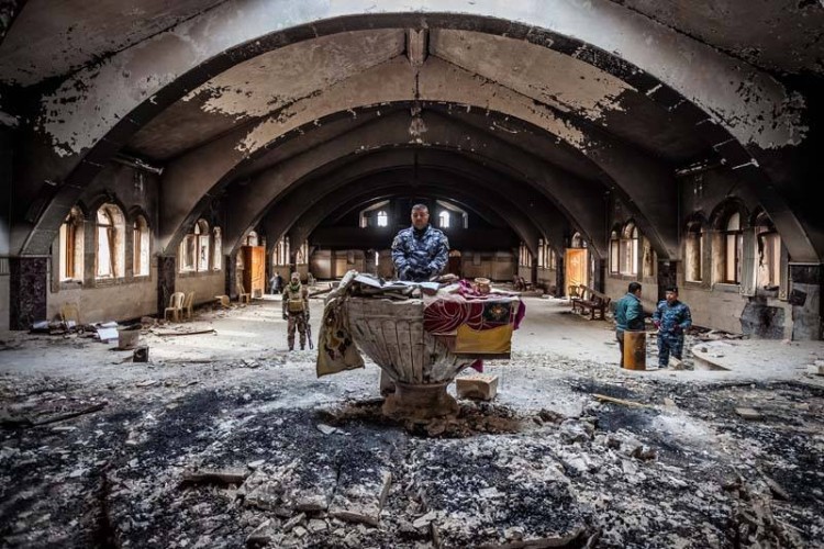 Irak, Karakosz. Jeden z kościołów zniszczony przez ISIS (8.12.16), wyróżnienie, Piotr Apolinarski, Forum Polska Agencja Fotografów