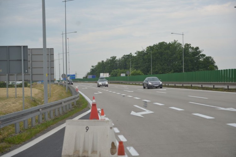Od jutra na A4 zakaz wyprzedzania dla ciężarówek. Rząd zapowiedział trzeci pas autostrady, Wojciech Bolesta