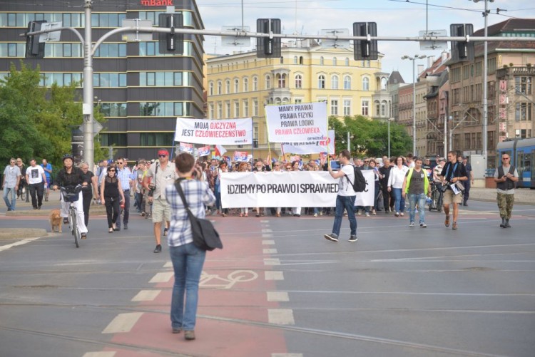 Marsz Milczenia dla Igora Stachowiaka. Ponad sto osób przeszło przez centrum miasta, Wojciech Bolesta
