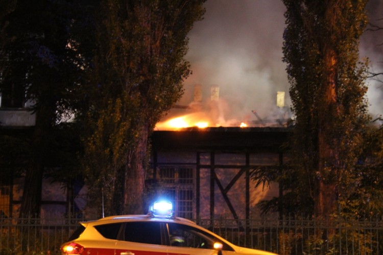 Nocny pożar w centrum miasta. Spłonął budynek historycznego dworca! [ZDJĘCIA, WIDEO], Paweł Prochowski