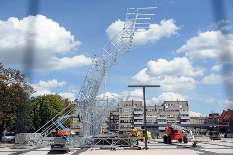 Na placu Nowy Targ powstaje gigantyczna metalowa konstrukcja. Co to będzie? [ZDJĘCIA], Wojciech Bolesta