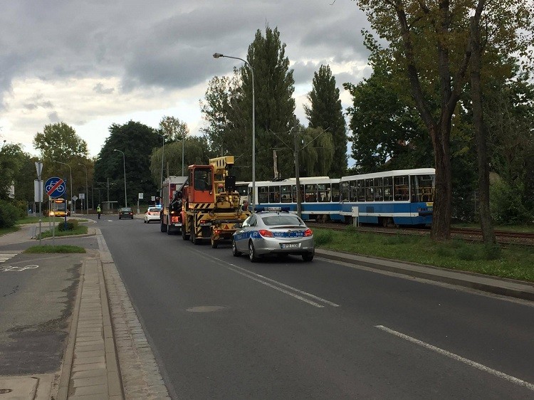 Tramwaj zderzył się z autokarem na Kwidzyńskiej. Ranny motorniczy [ZDJĘCIA], Wojciech Bolesta