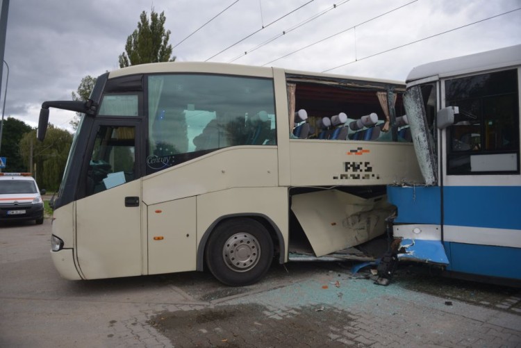 Tramwaj zderzył się z autokarem na Kwidzyńskiej. Ranny motorniczy [ZDJĘCIA], Wojciech Bolesta