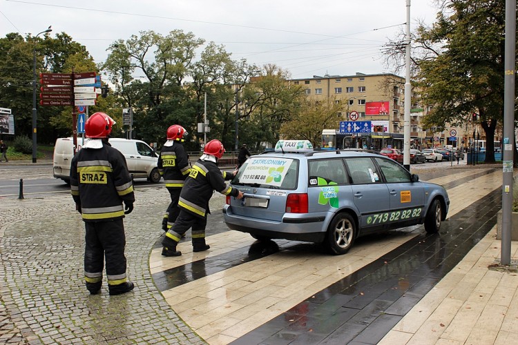 Pożar taksówki w centrum Wrocławia [ZDJĘCIA], Bartosz Senderek