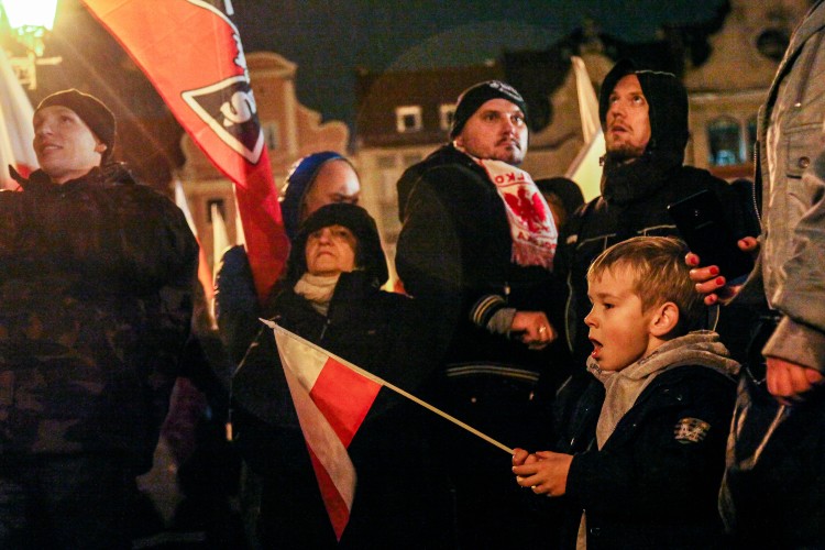Wrocław: blokada nie zatrzymała marszu z okazji 11 listopada. „Nie wszystkim podoba się nasza niepodległość” [ZDJĘCIA, WIDEO], Magda Pasiewicz