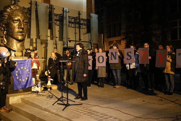 Wrocław: protest przeciwko reformie sądownictwa i zmianie ordynacji wyborczej [ZDJĘCIA], Magda Pasiewicz
