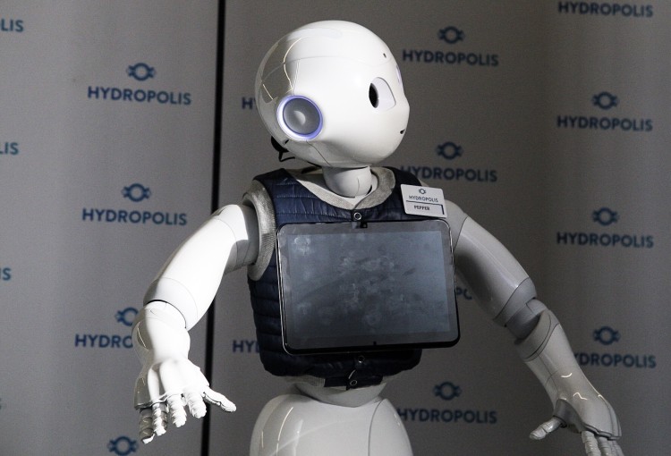 Wyjątkowy pracownik wrocławskiego Hydropolis. Pochodzi z Japonii i jest robotem [ZDJĘCIA], Magda Pasiewicz