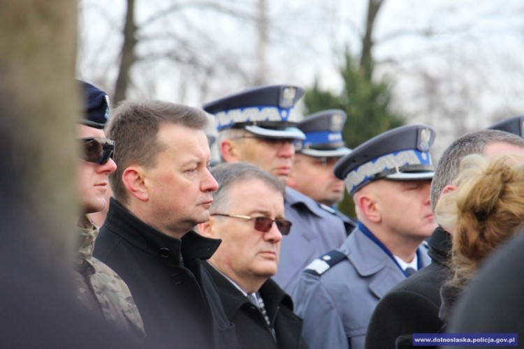 Tłumy na pogrzebie policjanta, który zginął w strzelaninie pod Wrocławiem [ZDJĘCIA], Dolnośląska Policja