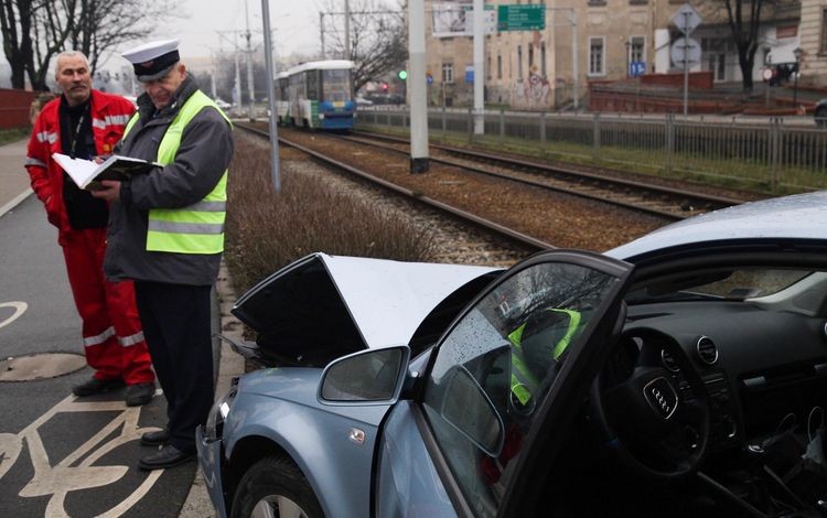 Na ul. Pułaskiego samochód zderzył się z tramwajem, Magda Pasewicz