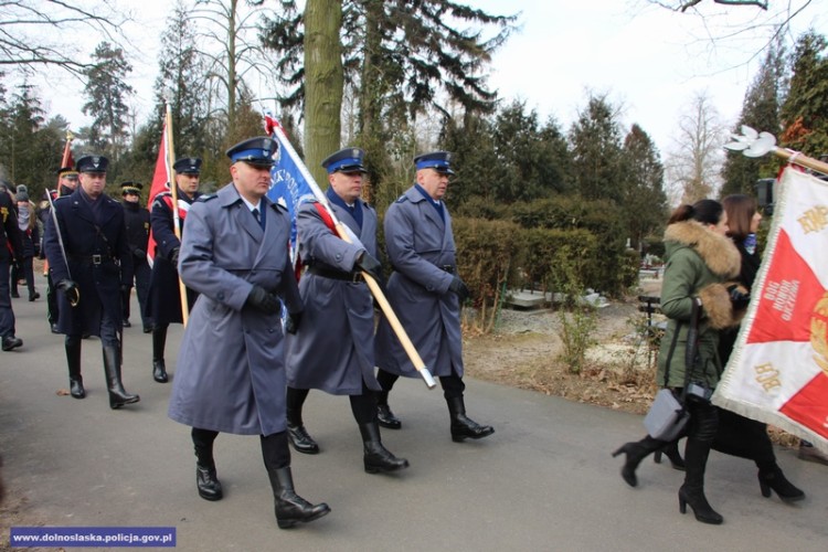 Wrocław obchodzi Narodowy Dzień Pamięci Żołnierzy Wyklętych [ZDJĘCIA], Dolnośląska Policja