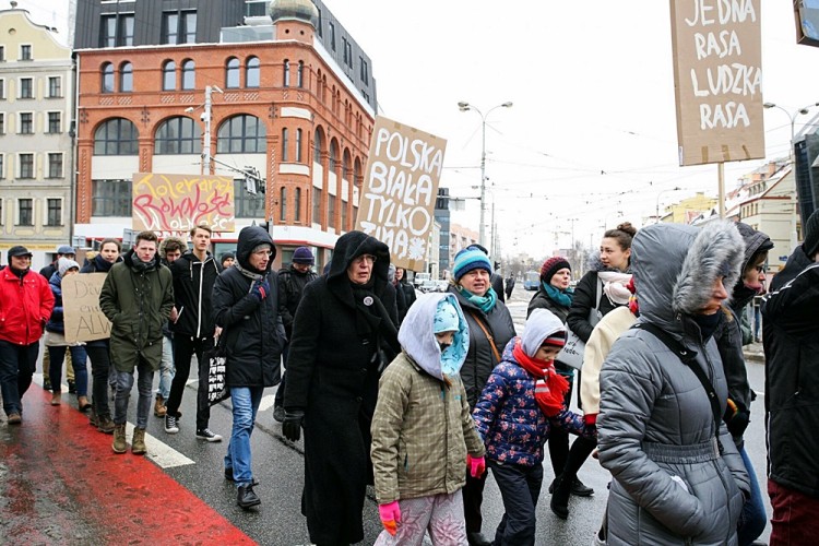 Przez Wrocław przeszła manifestacja antyrasistów. „Polska biała tylko zimą” [ZDJĘCIA], Magda Pasiewicz