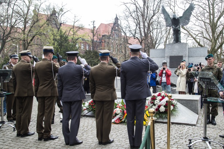 Wrocławskie obchody Dnia Pamięci Ofiar Zbrodni Katyńskiej [ZOBACZ ZDJĘCIA], Magda Pasiewicz