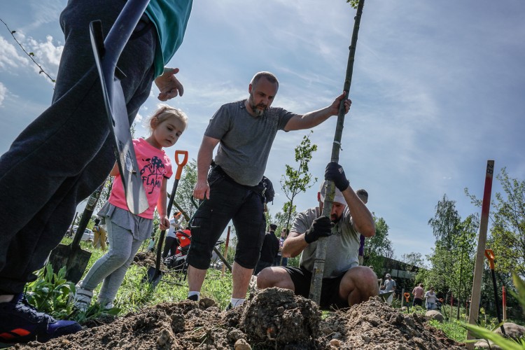 Nowy park we Wrocławiu. Na Oporowie posadzono 200 drzew [ZDJĘCIA], Magda Pasiewicz