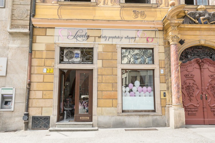 Nowa lodziarnia na Rynku chwali się największymi porcjami we Wrocławiu [ZDJĘCIA], Magda Pasiewicz