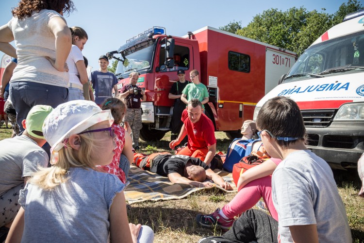 Akcja ratunkowa na Odrze. Obserwowały ją dzieci z wrocławskich szkół [ZDJĘCIA], Magda Pasiewicz