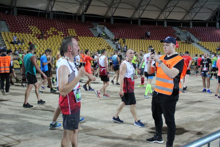 Meta wrocławskiego półmaratonu na Stadionie Olimpijskim, Paweł Prochowski