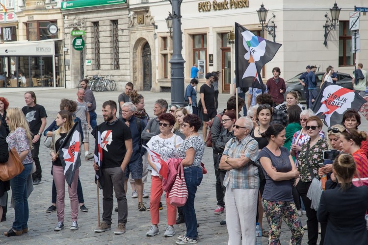 Kolejny wrocławski protest przeciwko zakazowi aborcji. 