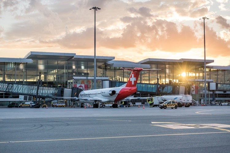Niesamowite zdjęcia wrocławskiego lotniska o świcie [GALERIA], Port Lotniczy Wrocław