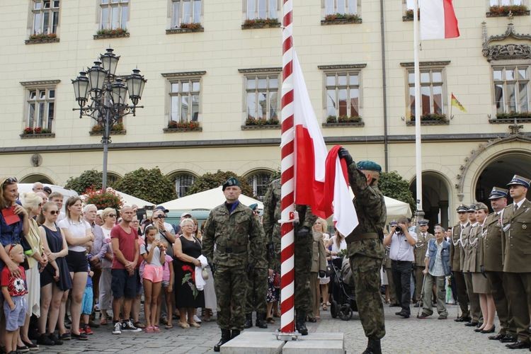 Święto Wojska Polskiego na wrocławskim Rynku, Dolnośląski Urząd Wojewódzki