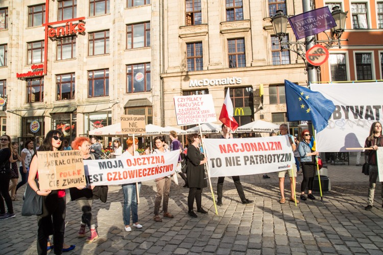 Politycy i aktywiści sprzeciwili się antyukraińskiej pikiecie na Rynku, Magda Pasiewicz