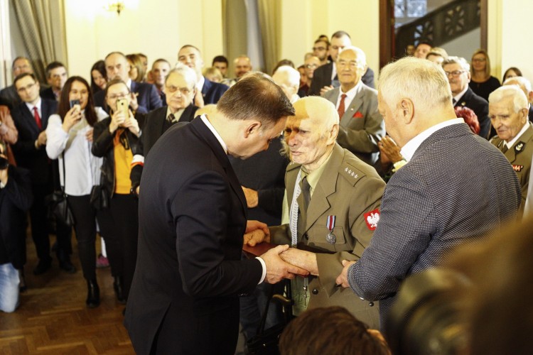 Prezydent Duda we Wrocławiu. Wręczył obywatelstwo żołnierzowi urodzonemu na Ukrainie [ZDJĘCIA], Magda Pasiewicz