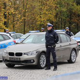 Policjanci otrzymali nowe radiowozy. Są wśród nich nieoznakowane auta, KMP we Wrocławiu