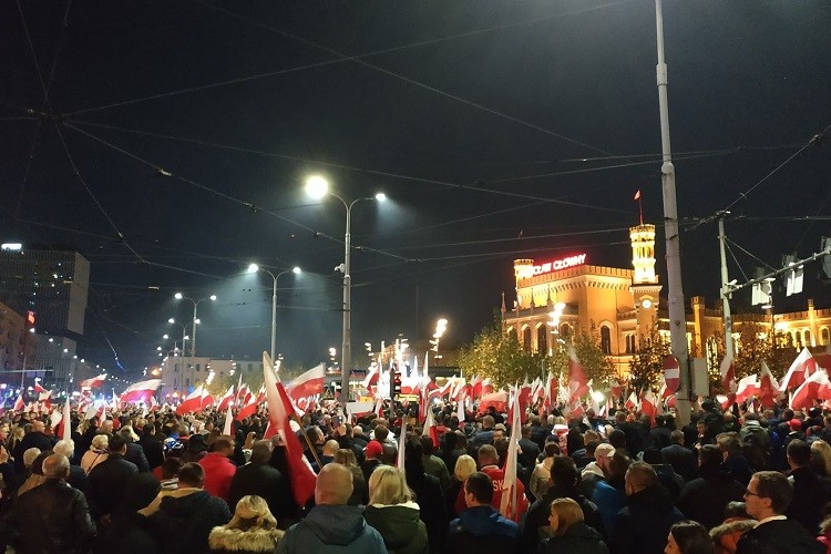 Marsz Polski Niepodległej rozwiązany!, bas