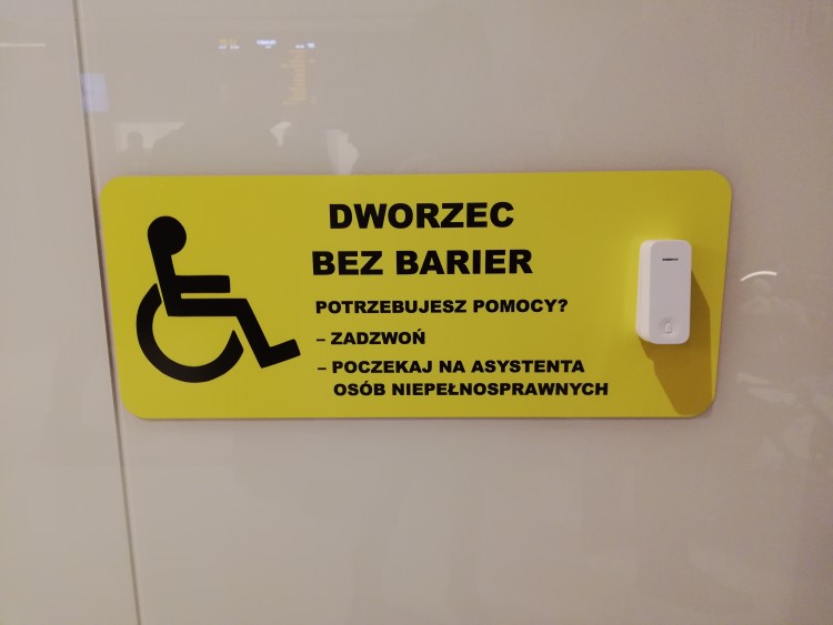 Dworzec Wrocław i lotnisko z udogodnieniami dla niepełnosprawnych, mgo