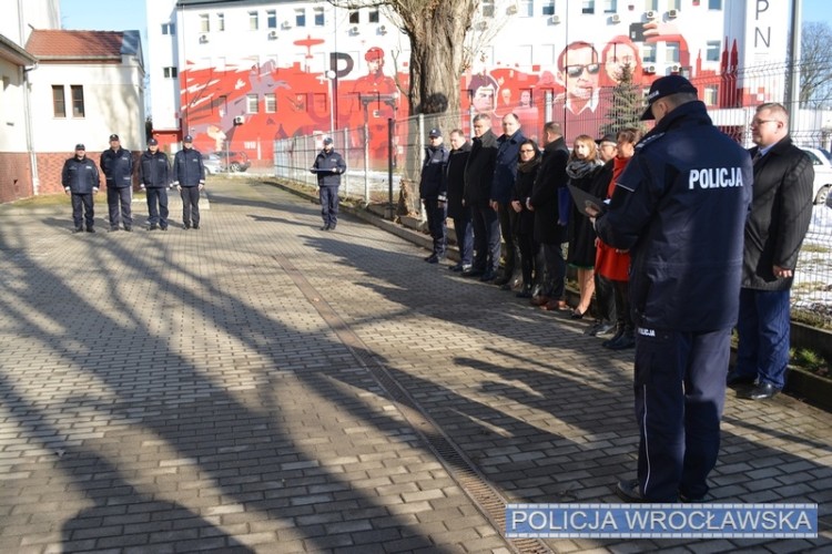 Dolnośląscy policjanci dostali 6 nowych radiowozów, Materiały policji