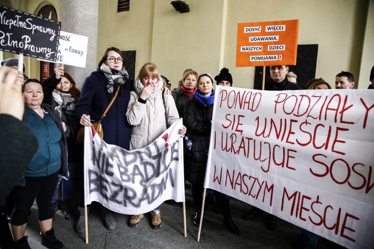 Rodzice dzieci niepełnosprawnych protestowali przed Ratuszem [ZDJĘCIA], Magda Pasiewicz