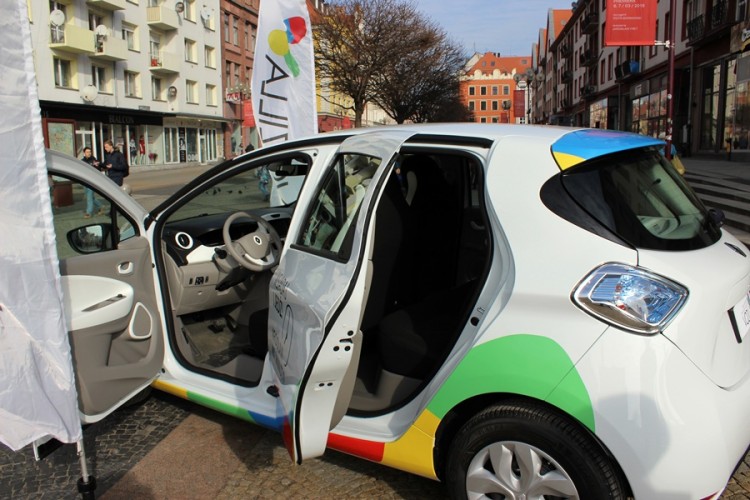 W marcu na ulicach Wrocławia pojawi się 40 nowych samochodów Renault ZOE, Artur Długosz