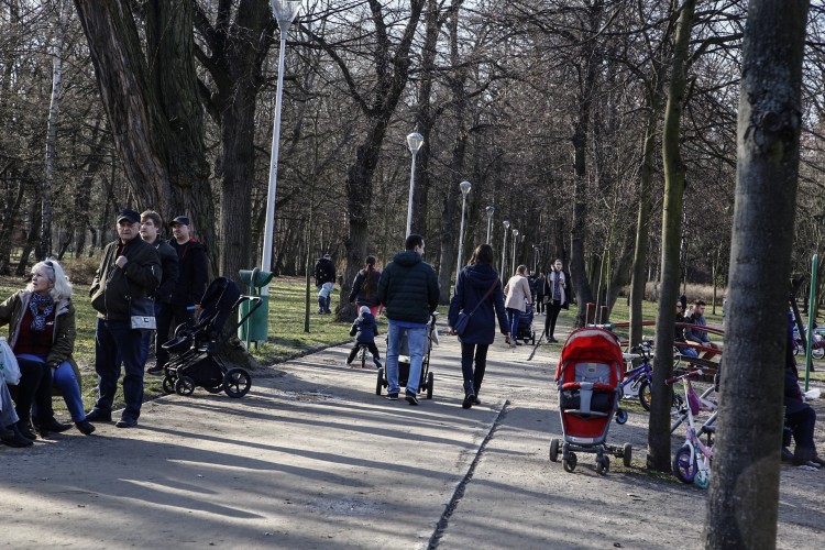 Wreszcie przyszła wiosna! Wrocławianie tłumnie ruszyli do parków [ZDJĘCIA], Magda Pasiewicz