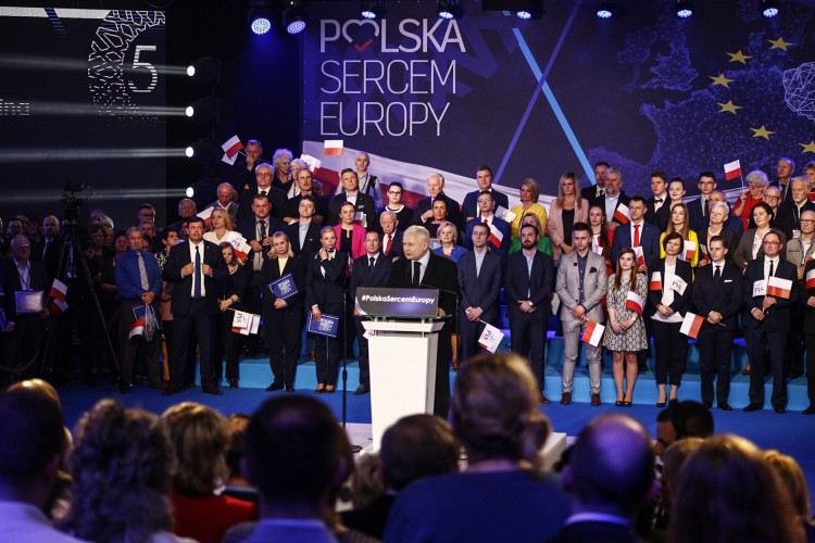 Konwencja PiS we Wrocławiu. Kaczyński: „Nasi przeciwnicy chcą zniszczyć politykę społeczną i polską demokrację” [ZDJĘCIA, WIDEO], Magda Pasiewicz