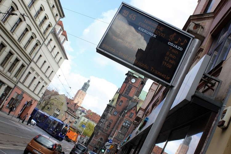 W centrum Wrocławia złamał się pantograf w tramwaju [ZDJĘCIA], Bartosz Senderek