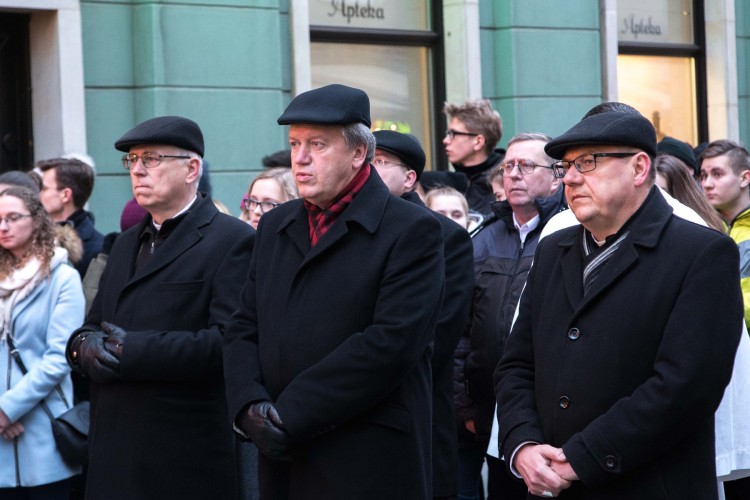 Wrocławianie tłumnie wzięli udział w Akademickiej Drodze Krzyżowej [ZDJĘCIA], Magda Pasiewicz