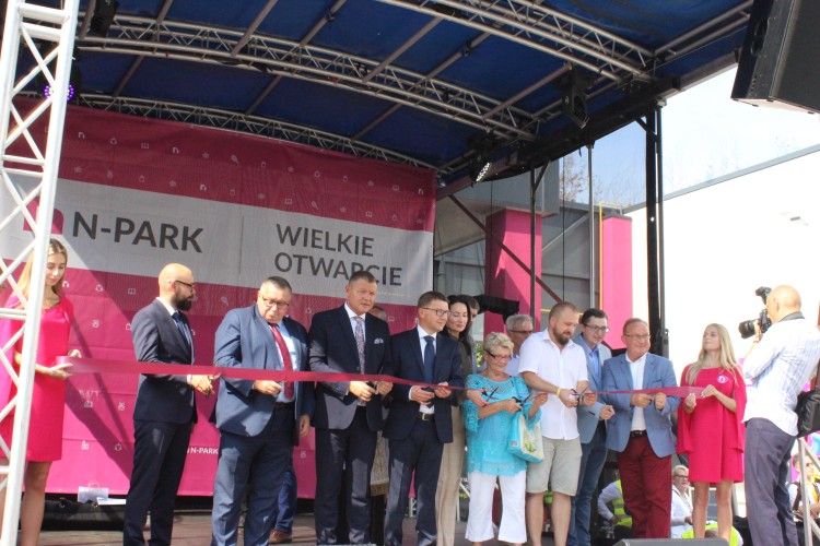 Tłumy wrocławian na otwarciu nowego centrum handlowego [ZDJĘCIA], Michał Hernes