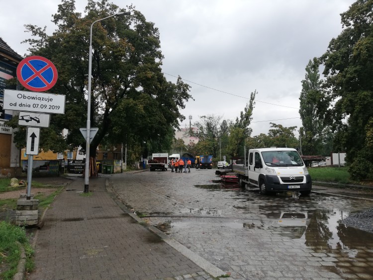 Ruszyła budowa tramwaju na Nowy Dwór. Zamknięta ulica [ZDJĘCIA], Marta Gołębiowska
