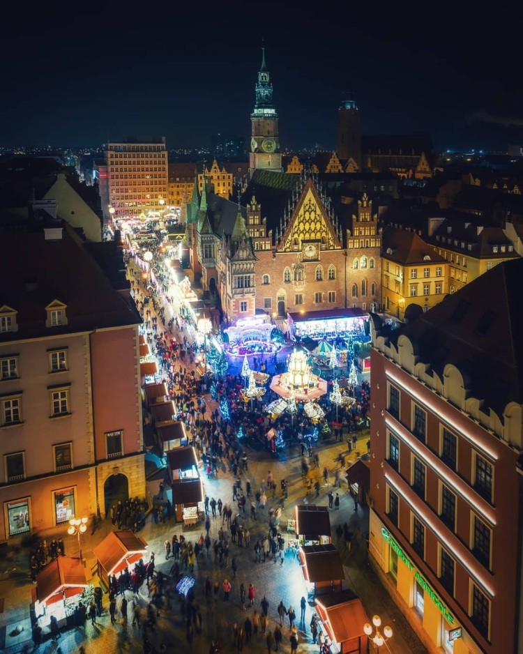 Na wrocławski Rynek wraca Jarmark Bożonarodzeniowy, Sawicki Drone Shots