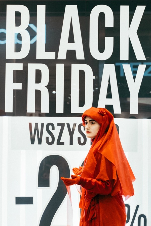 Czerwone Wdowy we wrocławskich galeriach. To był protest przeciwko Black Friday [ZDJĘCIA], Kamil Zwijacz/mat. XR Wrocław