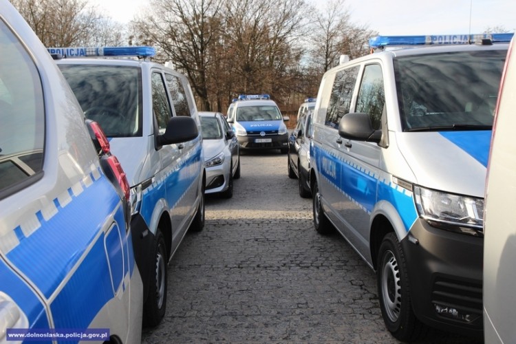 Policjanci z Dolnego Śląska mają nowe samochody [ZDJĘCIA], Dolnośląska Policja