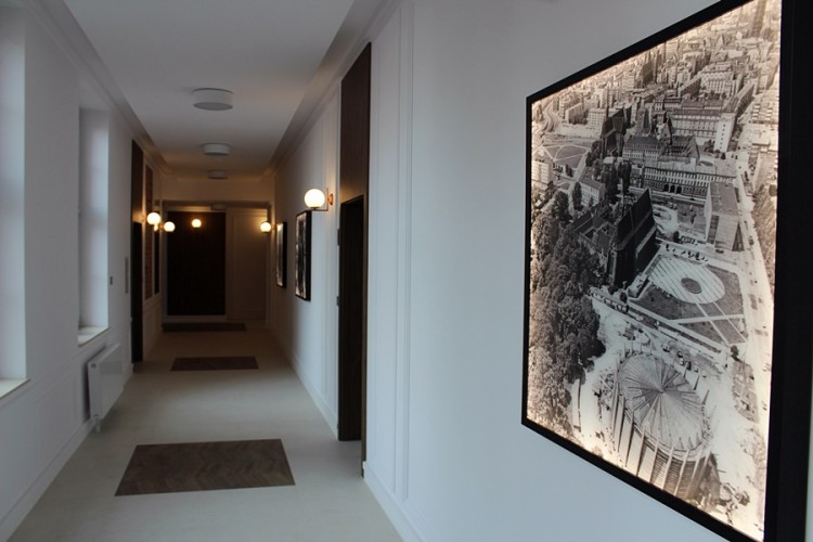Dawny szpital przy Poniatowskiego stał się luksusowym apartamentowcem [ZDJĘCIA], Bartosz Senderek