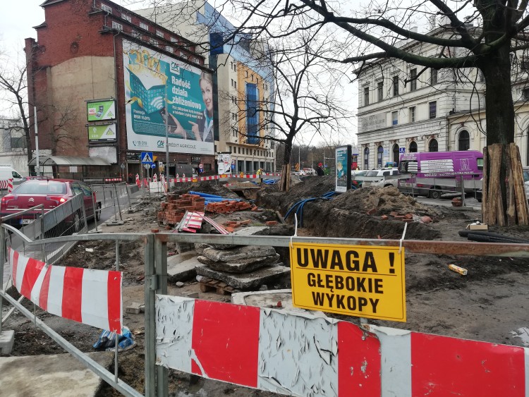 Tak powstaje nowe torowisko w centrum Wrocławia [ZDJĘCIA], mgo