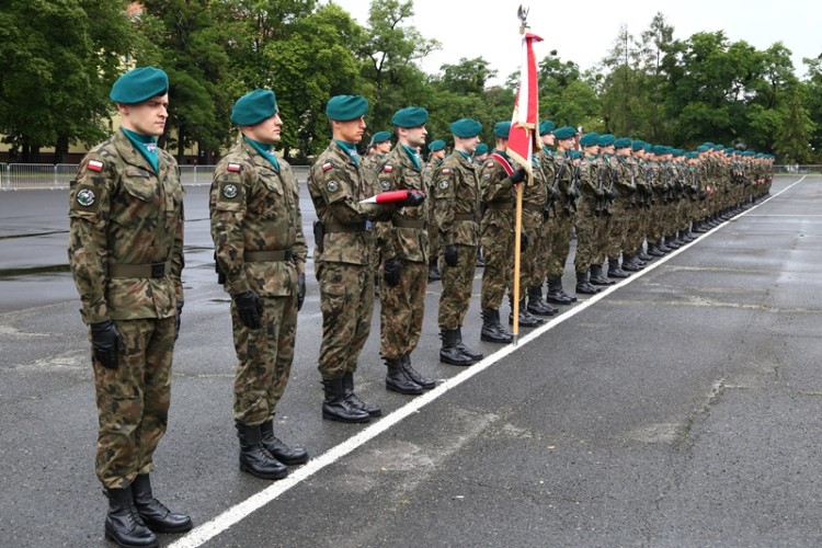 29 żołnierzy złożyło przysięgę w Akademii Wojsk Lądowych [ZDJĘCIA], Materiały prasowe/Akademia Wojsk Lądowych