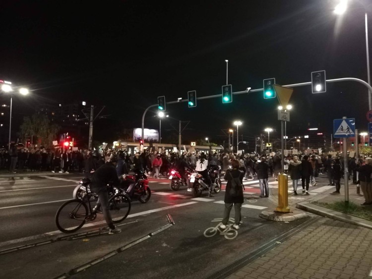 Strajk Kobiet zablokował Wrocław: samochodami, motocyklami i pieszo [ZDJĘCIA, WIDEO], mgo