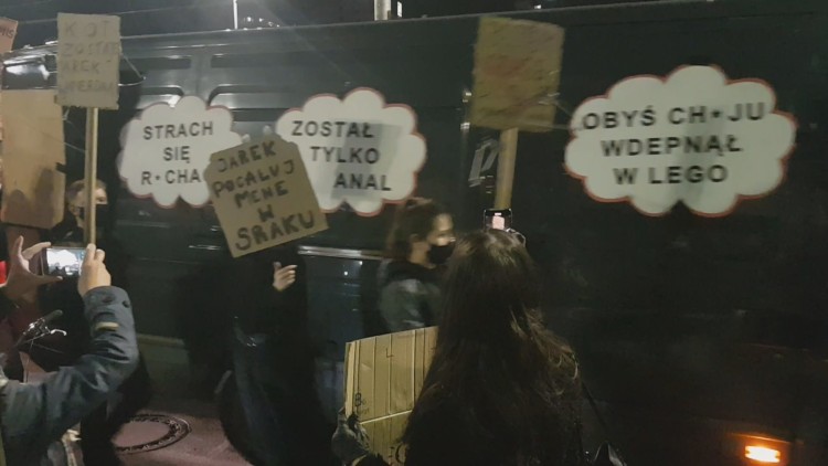 Strajk Kobiet. Środowe protesty we Wrocławiu, mh