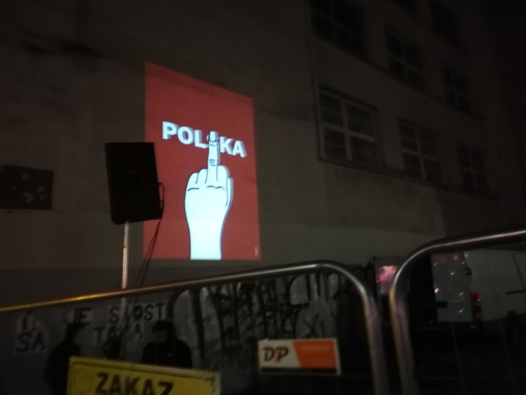 Wrocław opanowany przez demonstrujących. Strajk Kobiet na sześciu trasach [RELACJA], mh